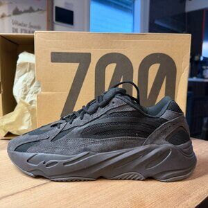 Adidas Yeezy Boost 700 V2 Vanta Black – Size 11 – NEW IN BOX